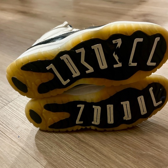 Air Jordan 11 “Gratitude” PS Size 1.5Y used with box 📦 kids - Picture 5 of 6